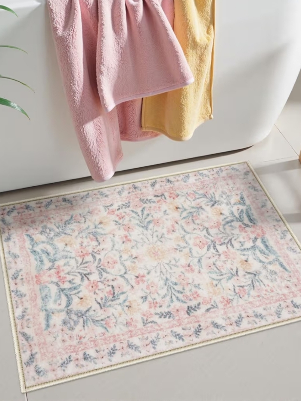 NWT 20"x32" Boho Floral Bath Rug Non-Slip Machine Washable In Pink/Cream